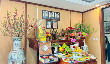 Tủ thờ gõ đỏ hiện đại mới nhất 2025